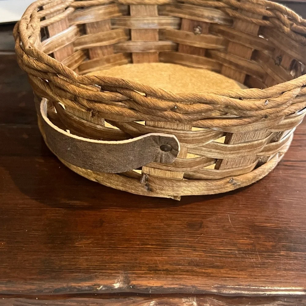 PYREX • VINTAGE WICKER WOVEN • CIRCULAR BASKET TRAY - Picture 2 of 5